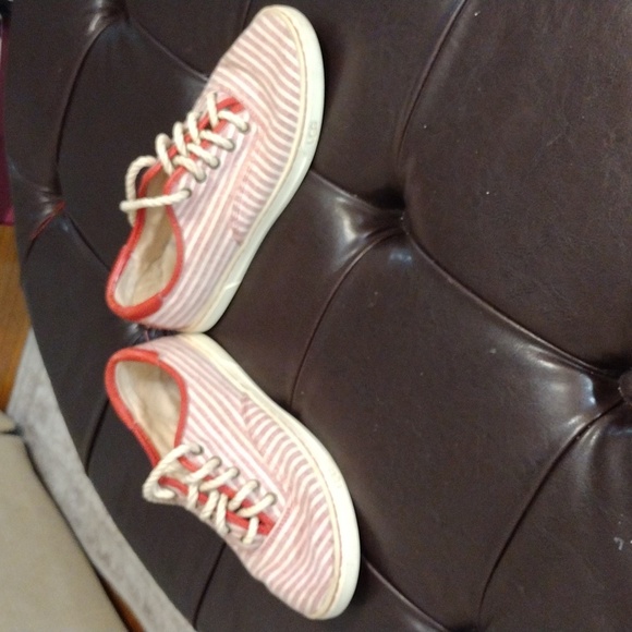 Ugg Eyan II Striped Seersucker Lace Canvas Red White - Picture 9 of 12